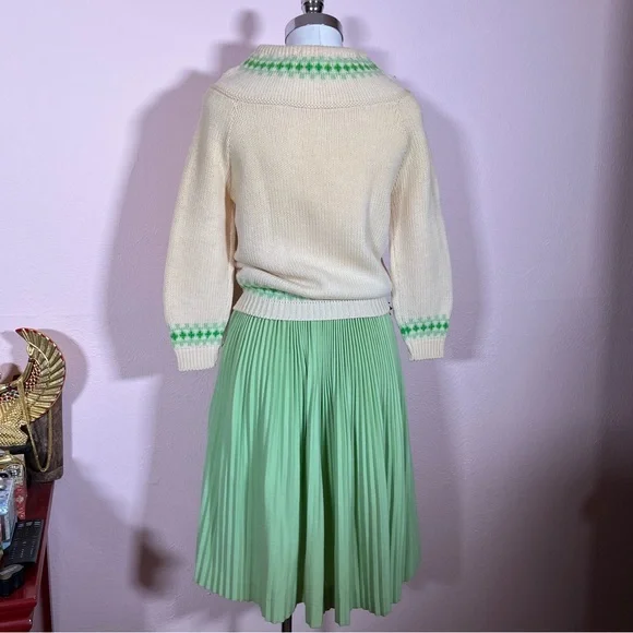 Vintage 1940 50 Retro Ski Aprés Wool Pom Pom tie neck Cardigan Pleated Skirt set - Picture 16 of 17